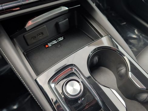 Certified 2025 Buick Envision Sport Touring image 25