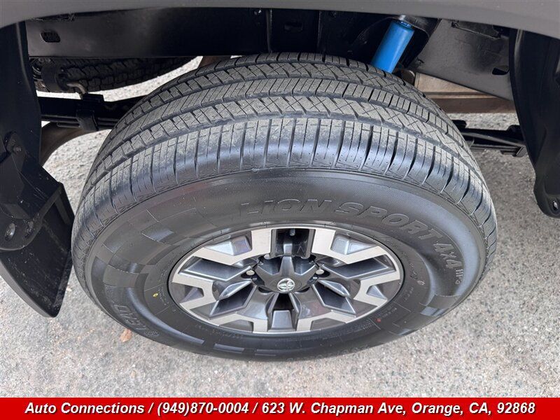 Used 2021 Toyota Tacoma TRD Off-Road w/ Technology Package AWD/4WD image 40