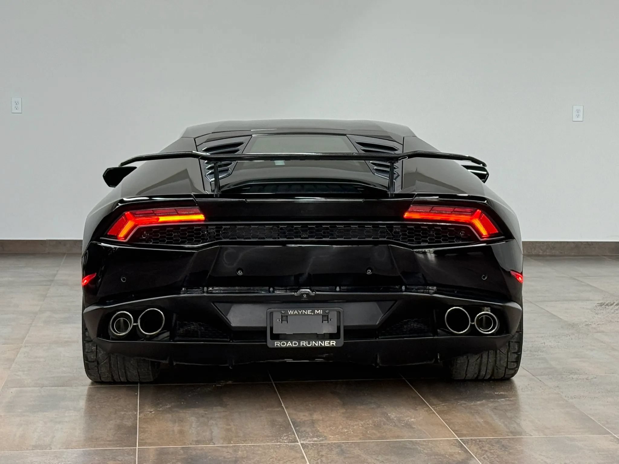 Used 2015 Lamborghini Huracan LP 610-4 AWD/4WD image 9