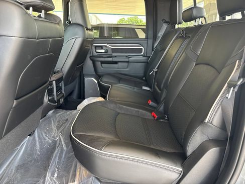 New 2026 RAM 2500 Laramie AWD/4WD image 18