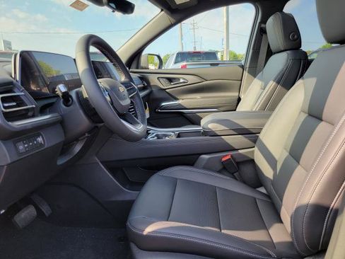 New 2027 Chevrolet Traverse LT w/ Sun and Wheel Package AWD/4WD image 8