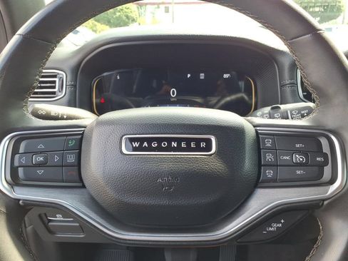 Certified 2024 Jeep Wagoneer Series II w/ Convenience Group I AWD/4WD image 5