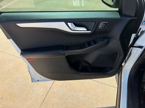 Used 2020 Ford Escape SEL FWD image 13