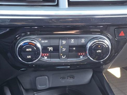 New 2026 Chevrolet Trax RS w/ Sunroof Package image 26