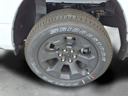 New 2026 RAM 1500 Express AWD/4WD image 7
