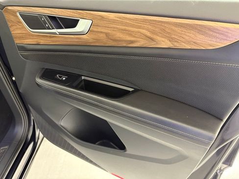 Used 2025 Volkswagen Atlas SE FWD image 42