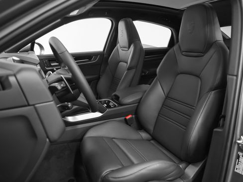 New 2026 Porsche Cayenne image 5