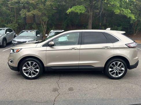 Used 2018 Ford Edge Titanium w/ Equipment Group 302A FWD image 8