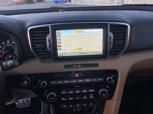 Used 2017 Kia Sportage SX image 39