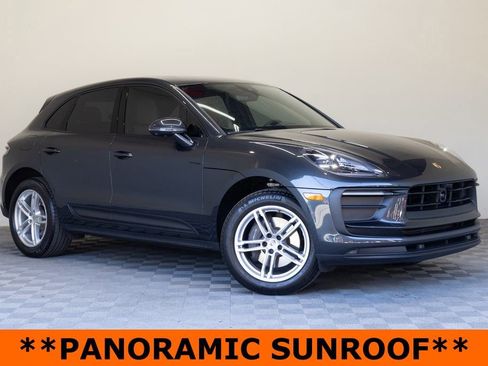 Used 2023 Porsche Macan image 2