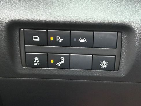 Used 2022 Nissan Kicks S image 20