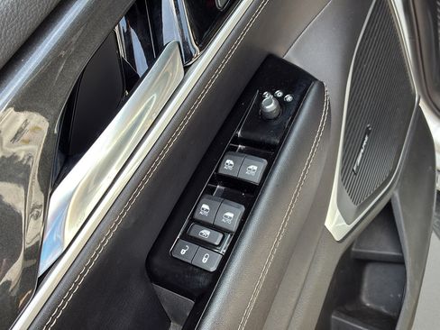 Used 2022 Jeep Wagoneer Series I w/ Premium Group I AWD/4WD image 21
