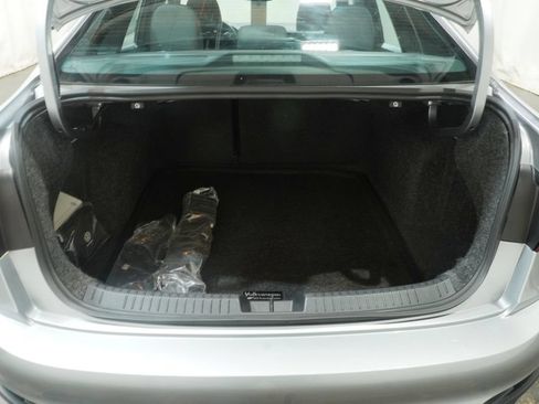 Used 2026 Volkswagen Jetta Sport FWD image 5