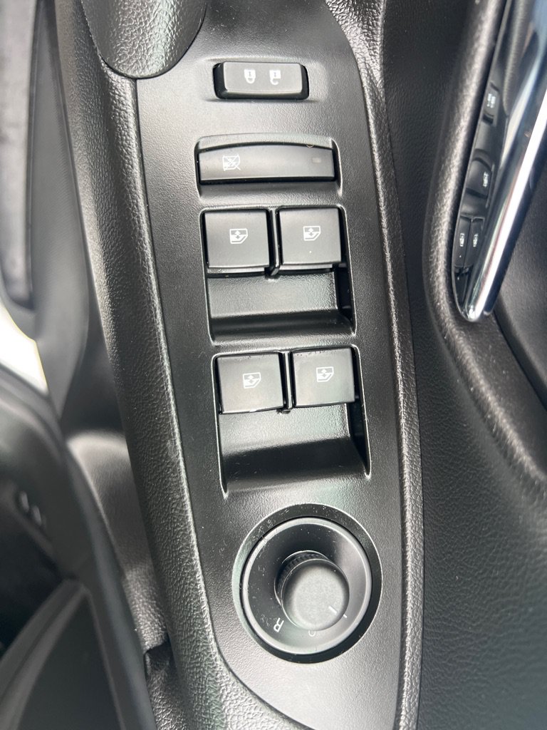 Used 2018 Chevrolet Trax LT w/ LT Convenience Package AWD/4WD image 35