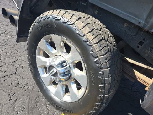 Used 2018 Ford F350 Lariat w/ Chrome Package image 28