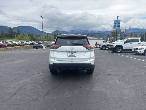 New 2026 Nissan Rogue SV AWD/4WD image 4