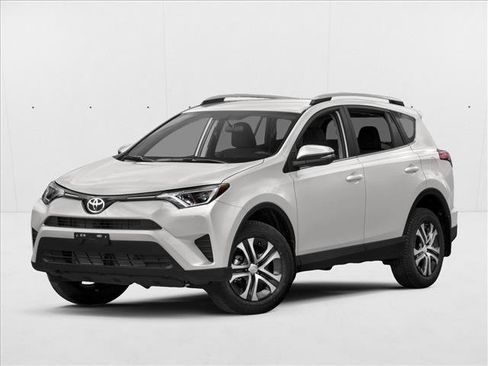 Used 2018 Toyota RAV4 LE FWD image 1