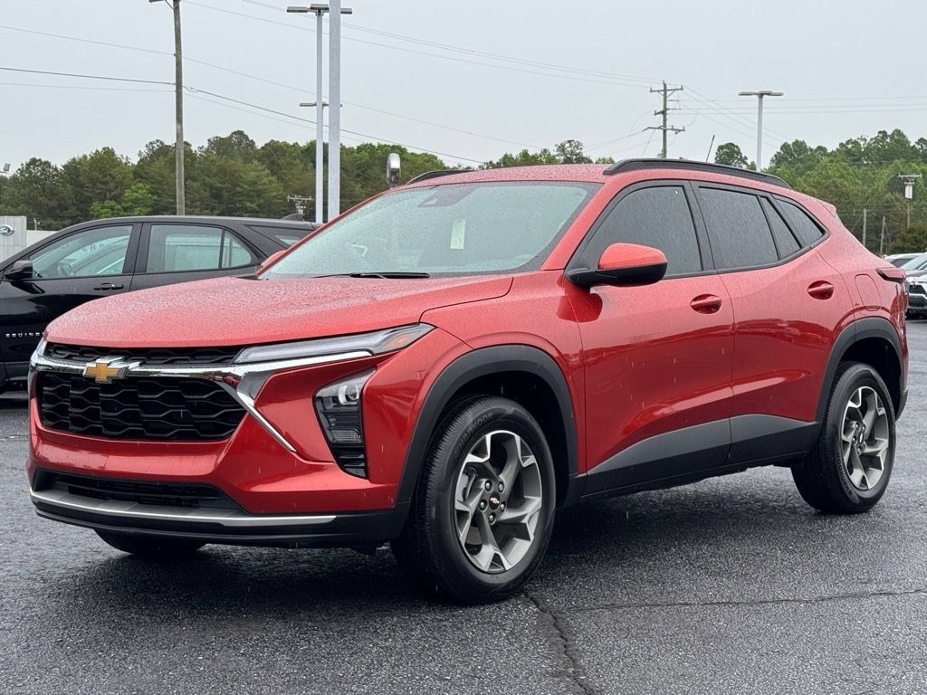 Used 2024 Chevrolet Trax LT FWD image 7