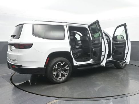Used 2023 Jeep Wagoneer Series III w/ Preferred Equipment Group AWD/4WD image 55