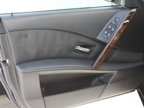 Used 2007 BMW 550i Sedan image 19