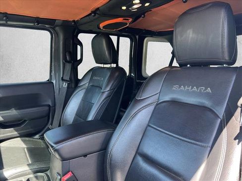 Used 2019 Jeep Wrangler Unlimited Sahara image 16
