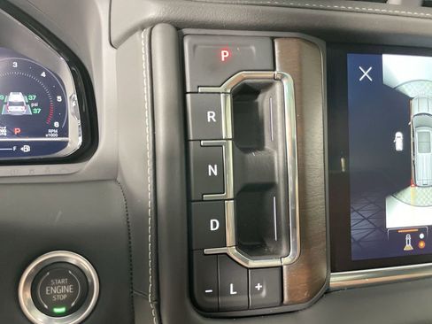 Used 2023 GMC Yukon Denali Ultimate image 15