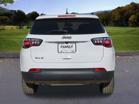 New 2026 Jeep Compass Latitude AWD/4WD image 4