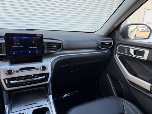 Used 2024 Ford Explorer XLT w/ Equipment Group 202A image 38