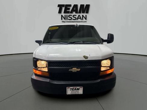 Used 2012 Chevrolet Express 3500 Extended image 2