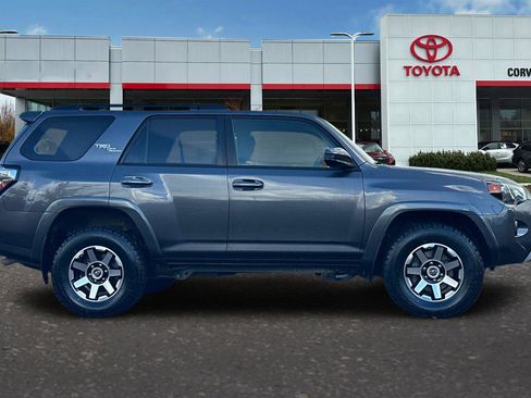 Used 2019 Toyota 4Runner TRD Off-Road image 3