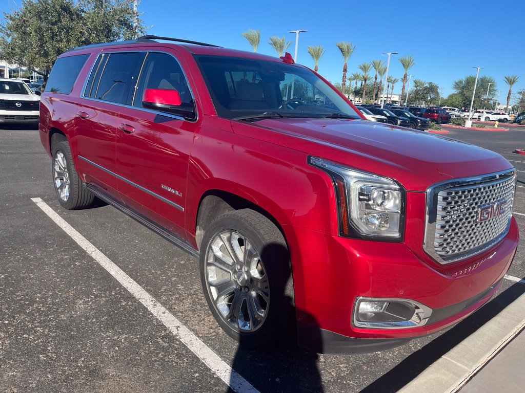 Used 2015 GMC Yukon XL Denali w/ Premium Package AWD/4WD image 3