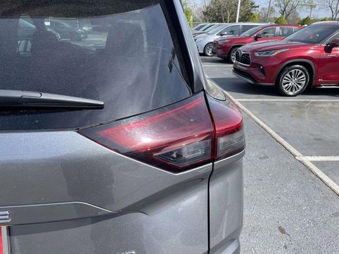 Used 2023 Nissan Rogue S image 17