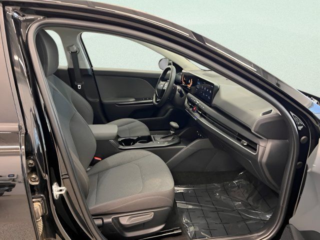 Used 2025 Kia K4 FWD image 12