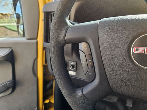 Used 2018 GMC Savana 3500 Extended w/ Driver Convenience Package RWD image 26