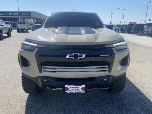 Used 2024 Chevrolet Colorado ZR2 w/ Technology Package AWD/4WD image 32