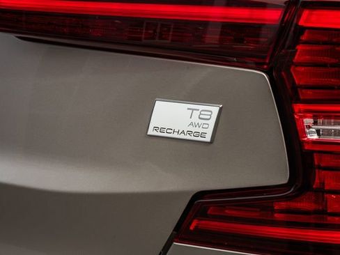 Certified 2023 Volvo S60 T8 Ultimate image 9