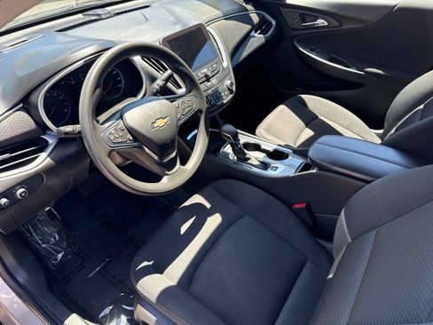 Used 2024 Chevrolet Malibu LT FWD image 9
