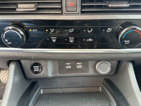 Used 2025 Nissan Rogue S AWD/4WD image 31