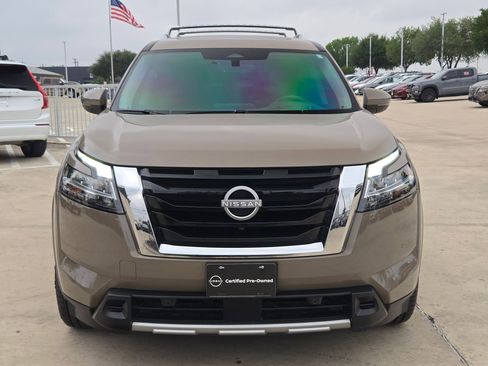 Certified 2024 Nissan Pathfinder Platinum FWD image 8