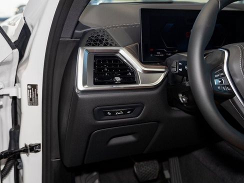 New 2026 BMW X5 xDrive40i AWD/4WD image 14