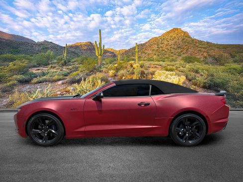 Used 2023 Chevrolet Camaro LT w/ Technology Package RWD image 7