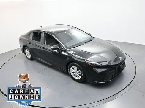 Used 2025 Toyota Camry LE FWD image 21