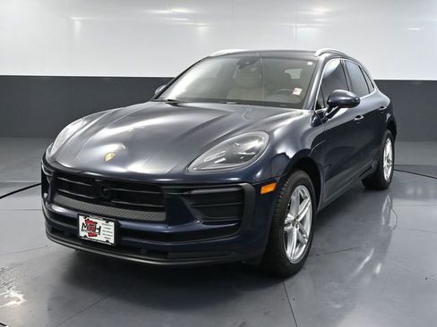Used 2022 Porsche Macan Base image 11