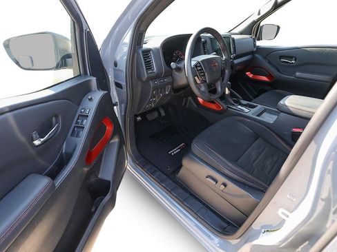 Used 2024 Nissan Frontier PRO-4X w/ Technology Package AWD/4WD image 12