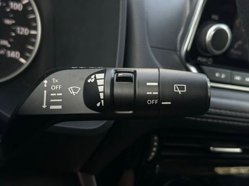 Used 2023 Nissan Rogue SV image 33