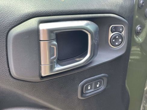 Used 2022 Jeep Gladiator Mojave w/ Cold Weather Group AWD/4WD image 24
