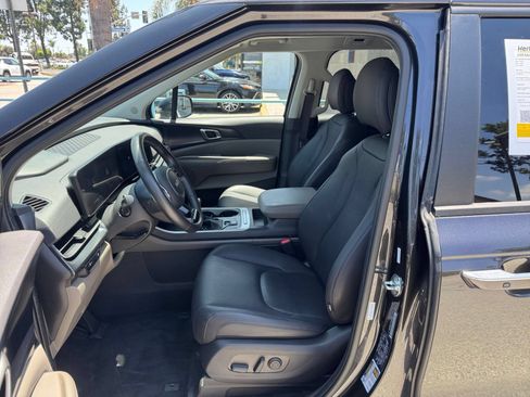 Used 2026 Kia Carnival FWD image 29