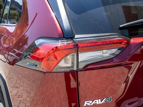 Used 2025 Toyota RAV4 LE FWD image 10