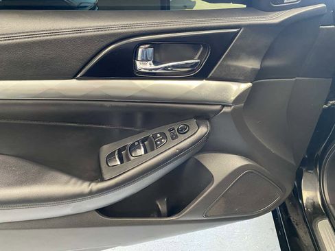 Used 2017 Nissan Maxima SR w/ Midnight Edition image 15
