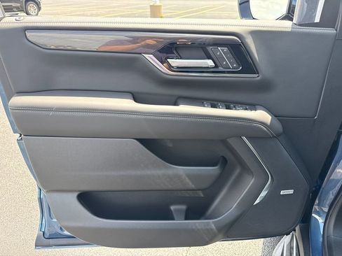New 2026 GMC Yukon XL Elevation w/ Elevation Premium Package AWD/4WD image 15